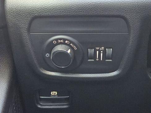 New 2025 Jeep Grand Cherokee Altitude image 21