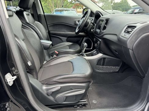 Used 2020 Jeep Compass Latitude FWD image 13