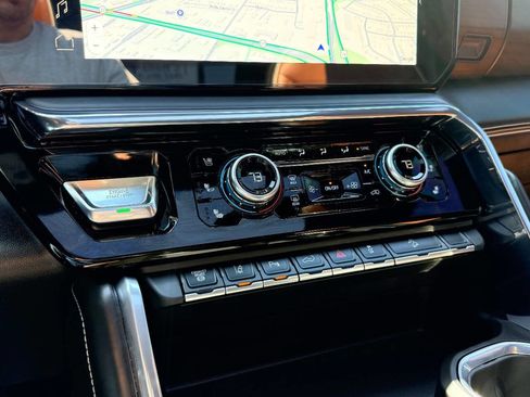 Used 2025 GMC Sierra 2500 Denali Ultimate image 34