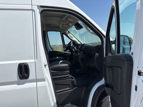 Used 2026 RAM ProMaster 2500 w/ Convenience Group FWD image 18