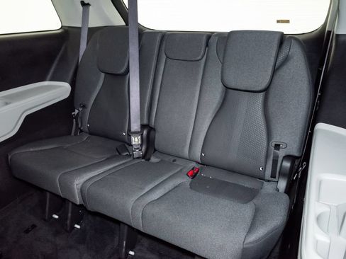 Certified 2023 Kia Carnival LX FWD image 23