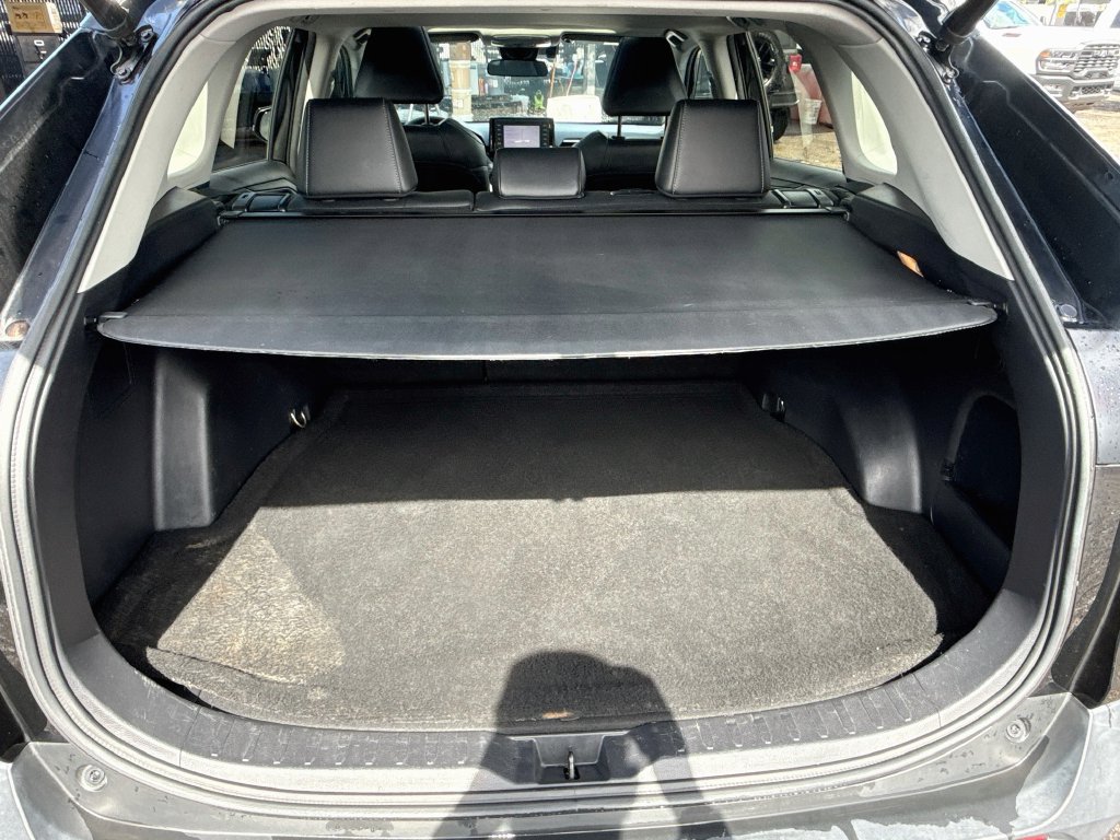 Used 2021 Toyota RAV4 XLE Premium FWD image 28