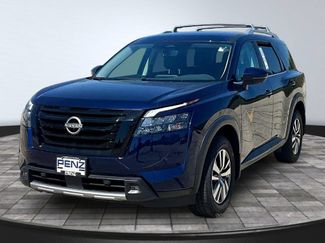 Used 2025 Nissan Pathfinder SL w/ Black Appearance Package AWD/4WD video 1