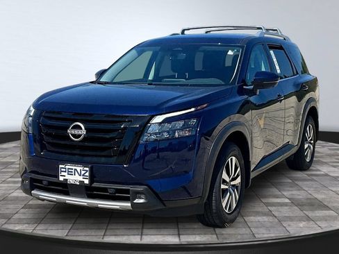 Used 2025 Nissan Pathfinder SL w/ Black Appearance Package AWD/4WD image 1