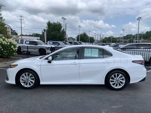 Used 2024 Toyota Camry LE w/ Convenience Package FWD image 5