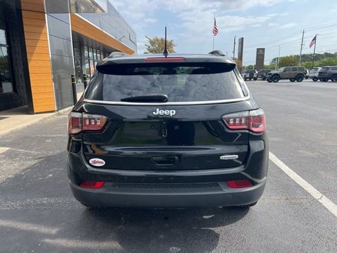 Used 2019 Jeep Compass Latitude FWD image 22