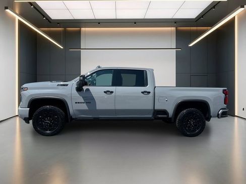 Used 2024 Chevrolet Silverado 2500 LTZ w/ LTZ Plus Package AWD/4WD image 2