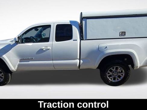 Used 2018 Toyota Tacoma SR5 image 6