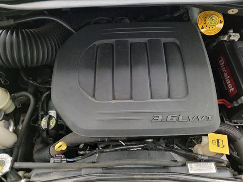 Used 2019 Dodge Grand Caravan SXT FWD image 30