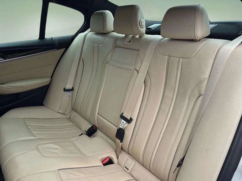 Used 2019 BMW 530i w/ Convenience Package image 17