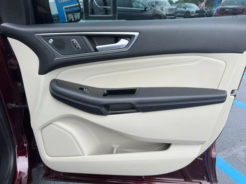 Used 2019 Ford Edge Titanium w/ Cold Weather Package AWD/4WD image 10