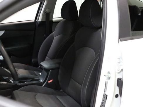 Used 2024 Kia Forte LXS image 9