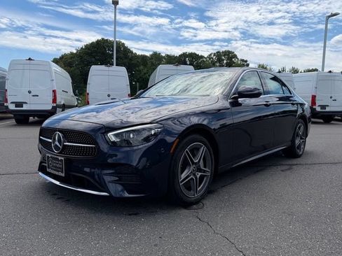 Used 2023 Mercedes-Benz E 350 4MATIC Sedan image 3
