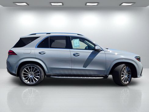 Used 2024 Mercedes-Benz GLE 450 4MATIC image 3