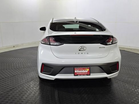 Used 2021 Hyundai Ioniq SE image 6