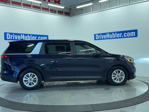 Used 2023 Kia Carnival LX FWD image 8