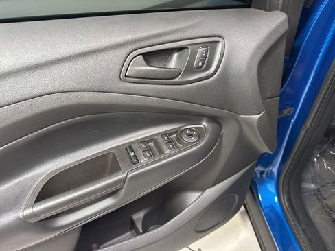 Used 2018 Ford Escape S FWD image 9