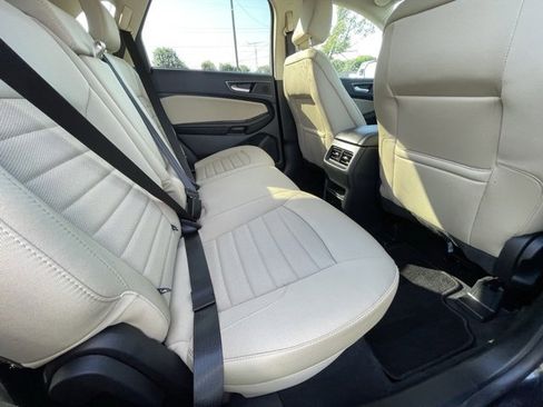 Used 2024 Ford Edge SE image 22