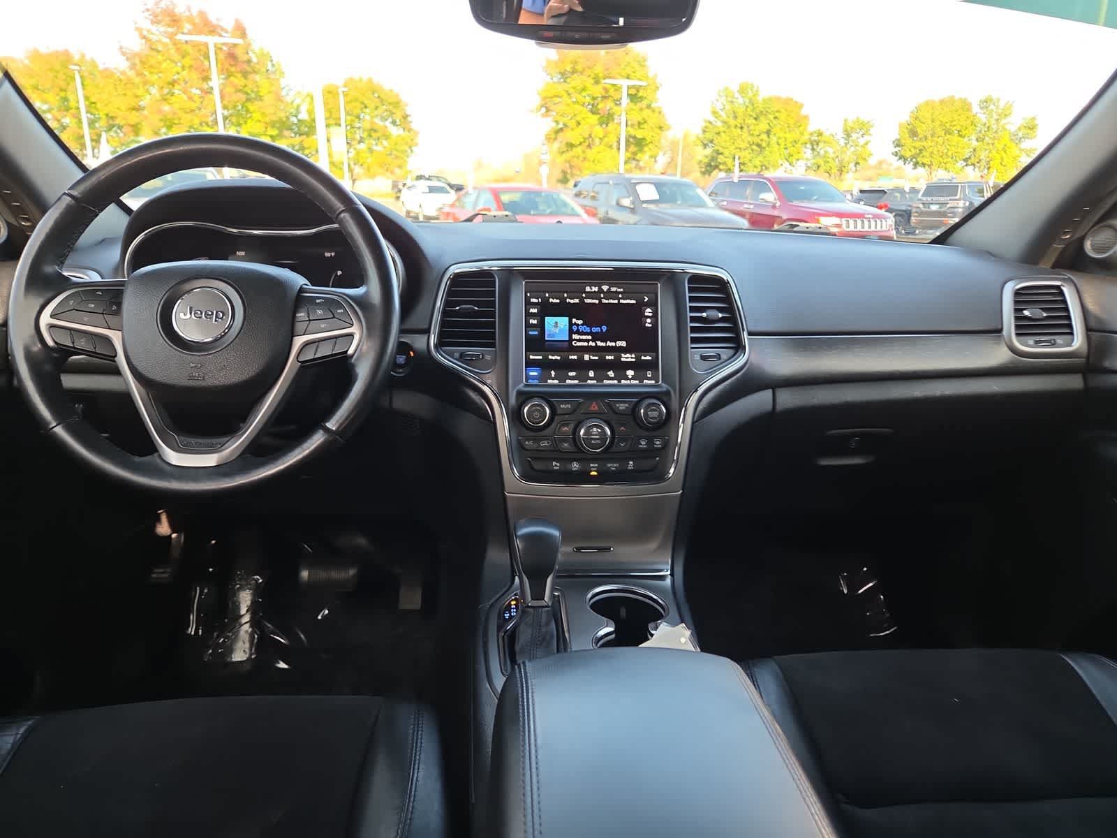 Used 2018 Jeep Grand Cherokee Altitude AWD/4WD image 18