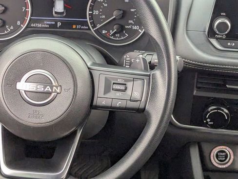 Used 2023 Nissan Rogue S image 20