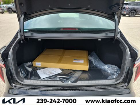New 2026 Kia K4 FWD image 10