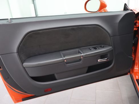 Used 2009 Dodge Challenger SRT8 w/ SRT Option Group II RWD image 34