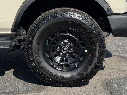 New 2026 Ford Bronco Outer Banks w/ Sasquatch Package AWD/4WD image 12