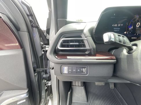 Certified 2025 Chevrolet Traverse Z71 w/ Enhanced Driving Package AWD/4WD image 18