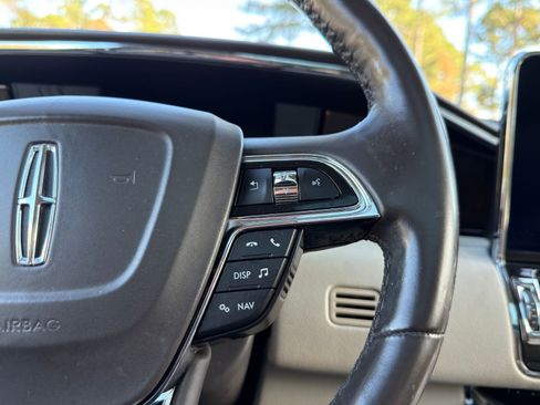 Used 2018 Lincoln Navigator Select w/ Cargo Package image 24