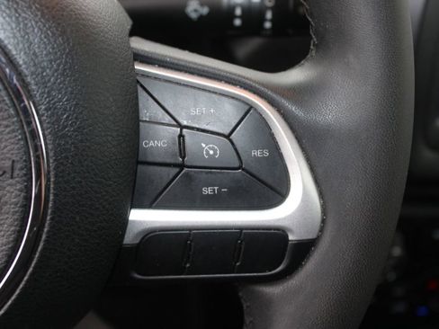 Used 2019 Jeep Renegade Latitude image 21