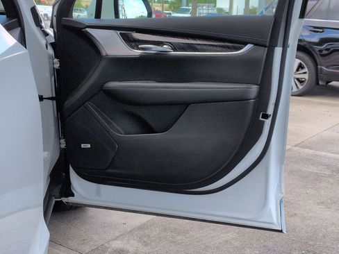 Used 2023 Cadillac XT6 Premium Luxury w/ Technology Package image 21