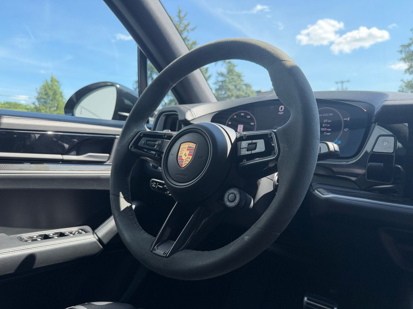 Certified 2025 Porsche Cayenne S AWD/4WD image 23
