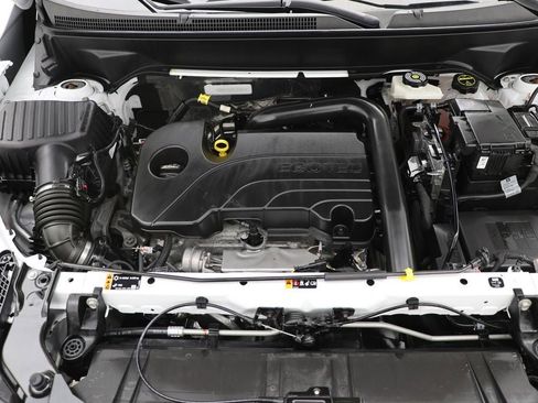 Used 2024 GMC Terrain SLE image 25