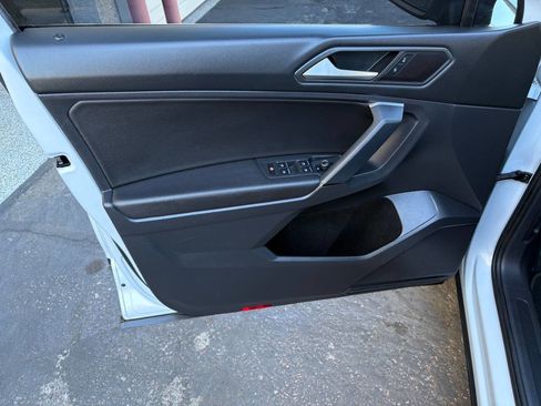 Used 2019 Volkswagen Tiguan SE image 12