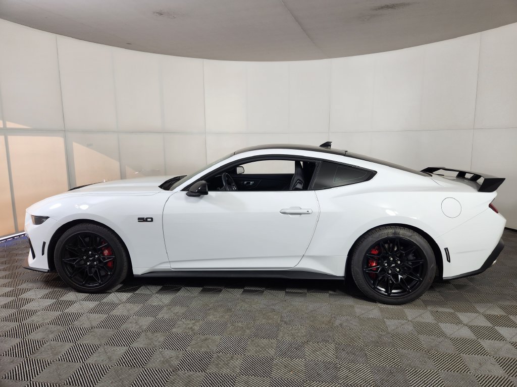 Used 2024 Ford Mustang GT Premium w/ GT Performance Package RWD image 4