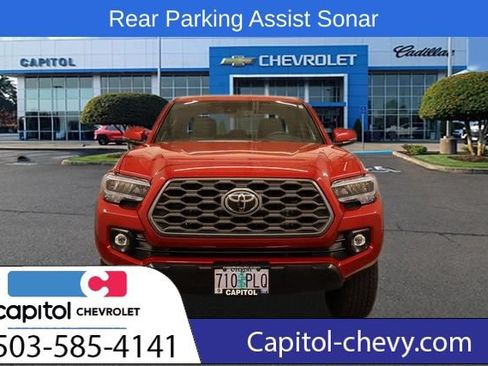 Used 2023 Toyota Tacoma TRD Off-Road w/ Technology Package AWD/4WD image 9
