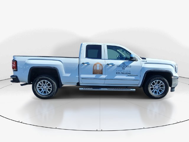 Used 2018 GMC Sierra 1500 SLT w/ SLT Preferred Package AWD/4WD image 2