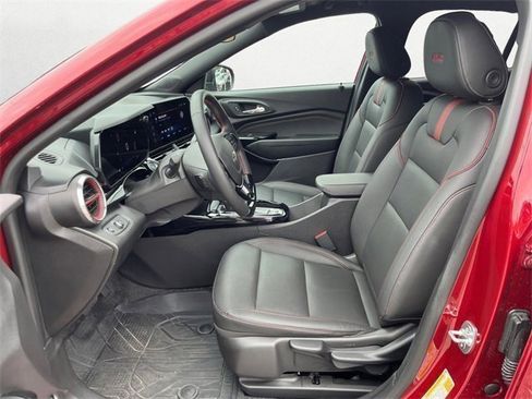 Used 2025 Chevrolet Trax RS w/ Driver Confidence Package image 10