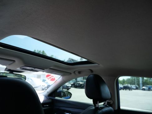 Used 2021 Nissan Sentra SR w/ SR Premium Package FWD image 26