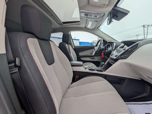 Used 2017 Chevrolet Equinox LT w/ Convenience Package image 45