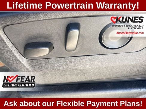 Used 2024 GMC Yukon SLE image 28