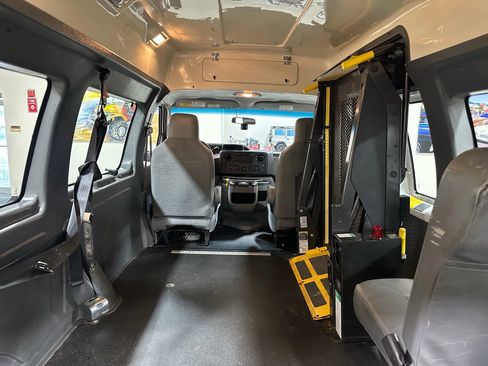 Used 2013 Ford E-150 and Econoline 150 w/ PWR Group image 29