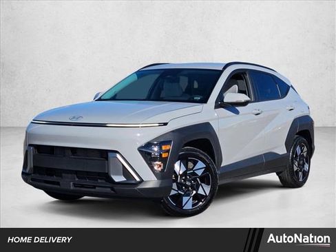 Used 2025 Hyundai Kona SEL image 1