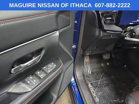 Used 2025 Nissan Kicks SR AWD/4WD image 27