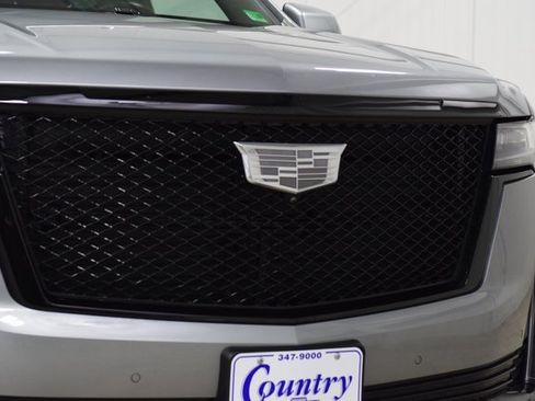 Used 2023 Cadillac Escalade Sport w/ LPO, ONYX Package image 11