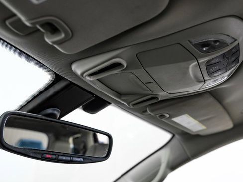 Used 2020 Chrysler Pacifica Limited image 24