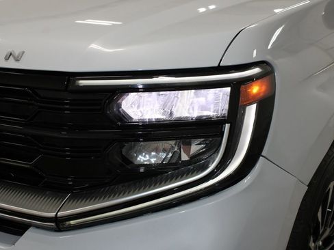 Used 2025 Ford Expedition Platinum AWD/4WD image 13