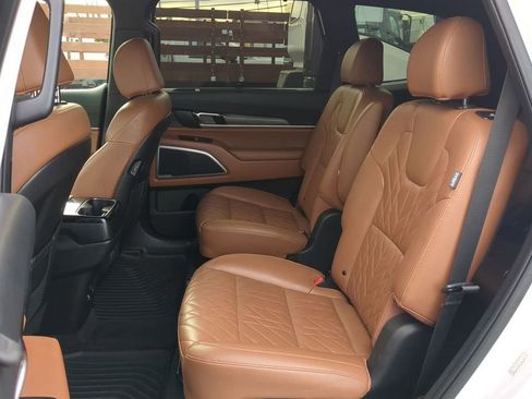Used 2024 Kia Telluride EX X-Line image 31