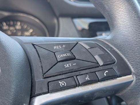 Used 2020 Nissan Rogue Sport S FWD image 17