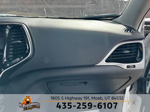 Used 2022 Jeep Cherokee Limited image 42